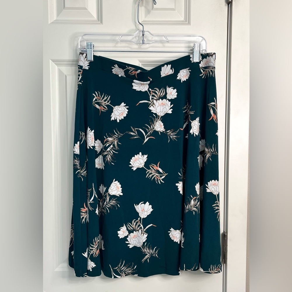 Gilli Floral A-Line Skirt NWOT